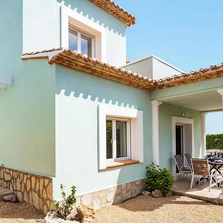 Villa Dalia By *